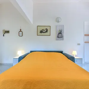 Conti Lacona